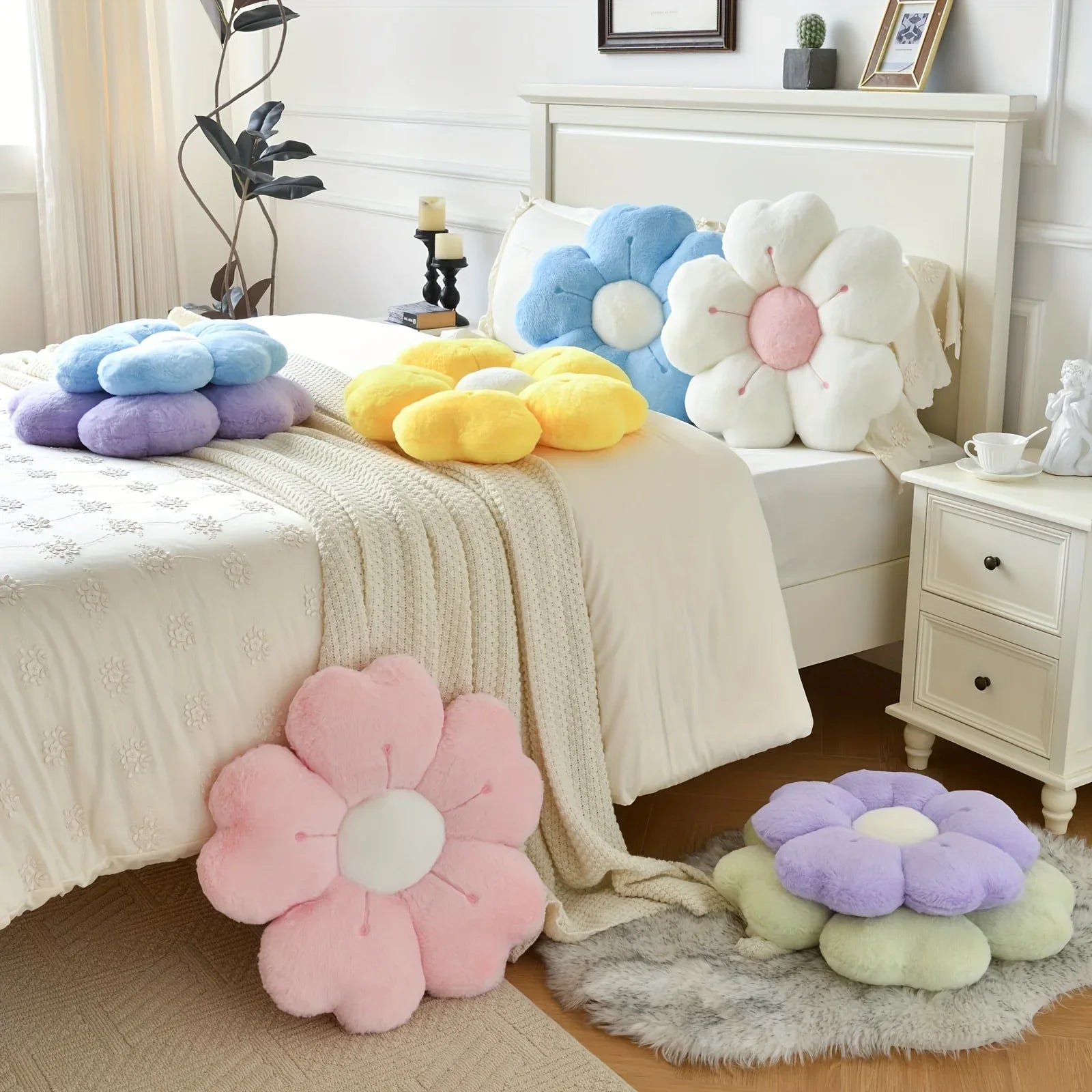 Daisy Flower Plush Pillow